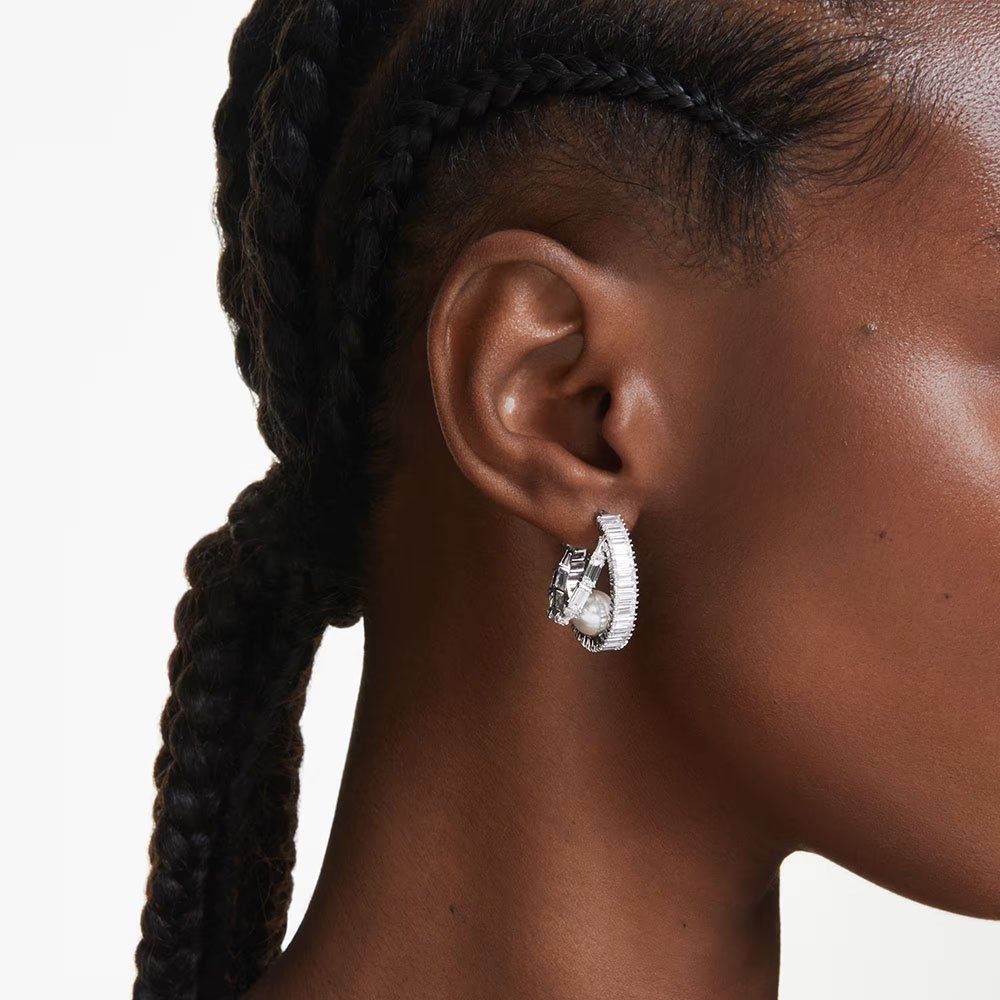 Ariana Grande x Swarovski hoop earrings Crystal pearl, Baguette cut, White, Rhodium plated 5720868 (2)