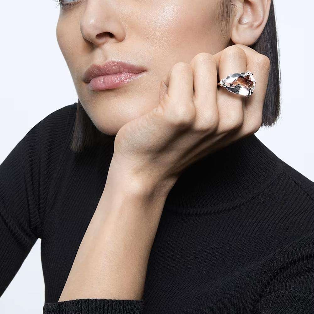 Swarovski Mesmera cocktail ring Trilliant cut, White, Rhodium plated (2)